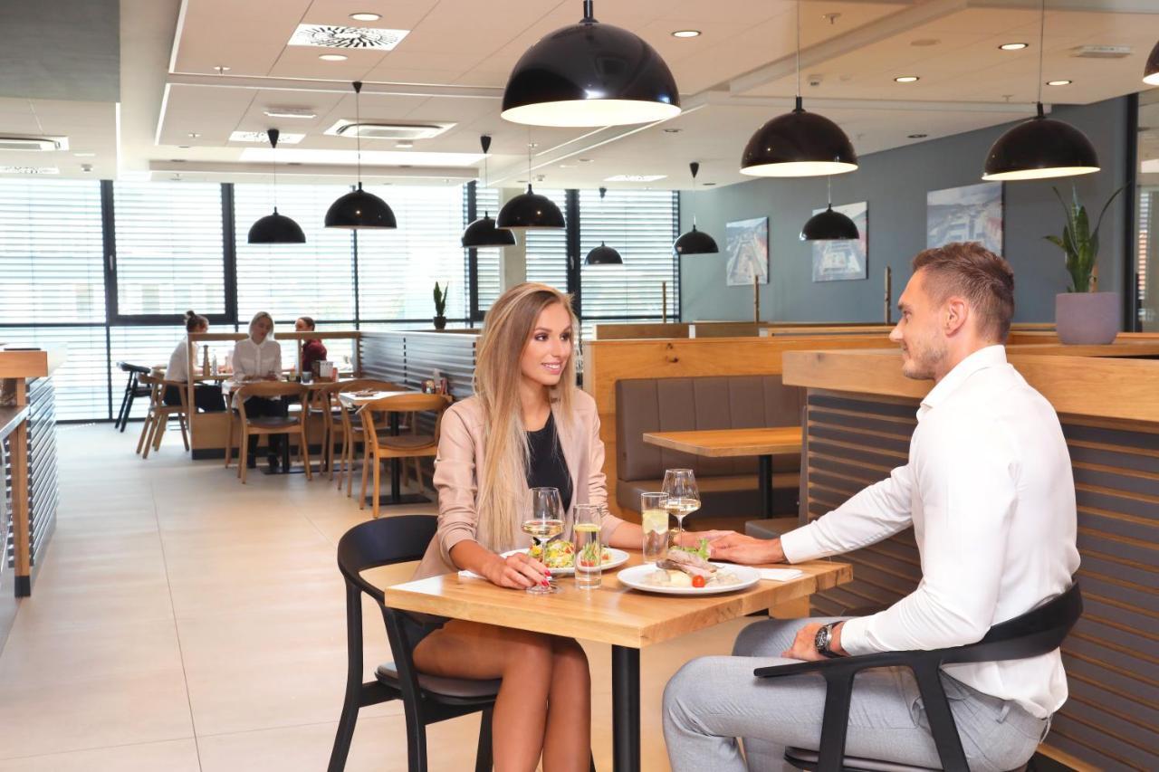 Hotel Smetanova Всетін Екстер'єр фото